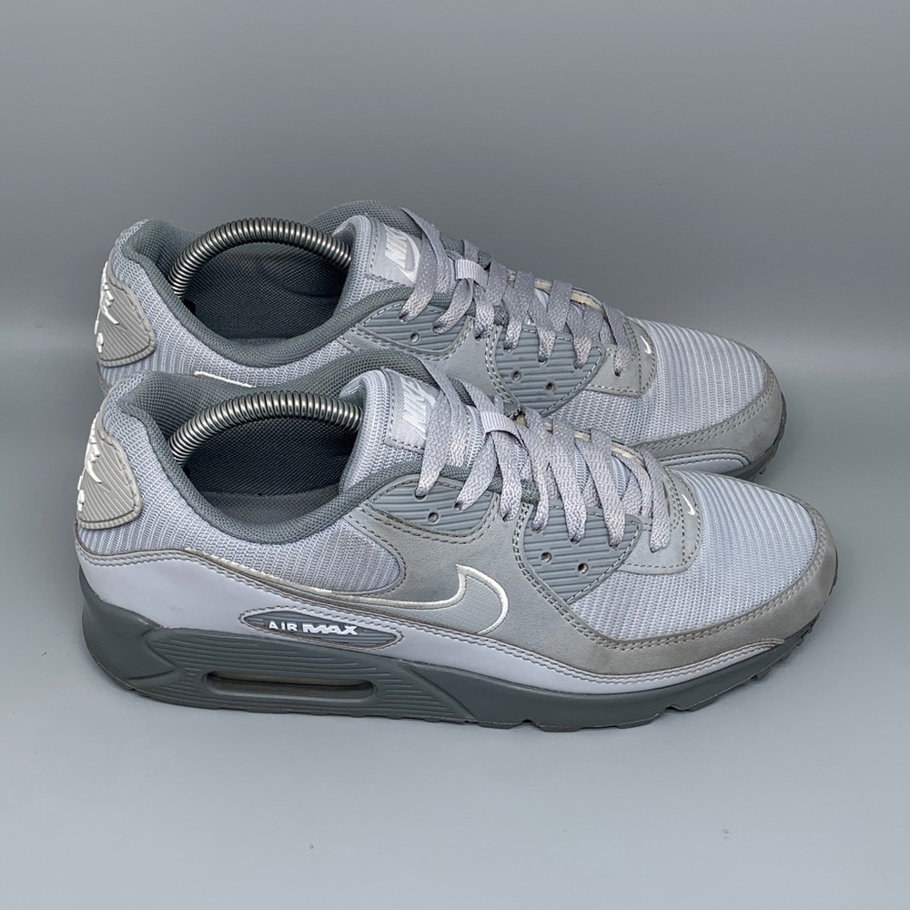 Nike Air Max 90 Wolf Grey Cool Grey Running Shoes FJ4218 002‎ Men’s Sz 9.5